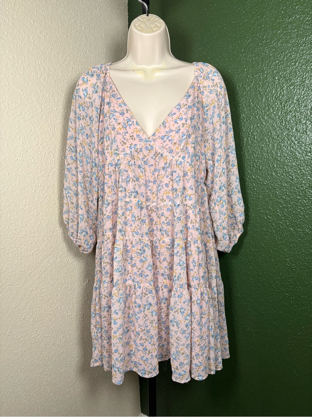 Floral V-Neck Tiered Babydoll Dress in Light Pink small